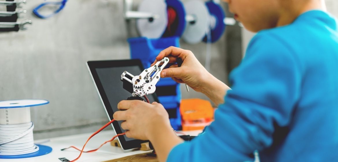 Homemade Robot You Can Make With Kids – Progressive Automations Canada